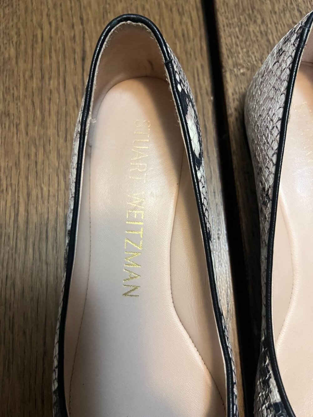 Stuart Weitzman Snakeskin Ballet Flats Womens 8.5M Leather Bow Round Toe Slip On - Picture 2 of 11